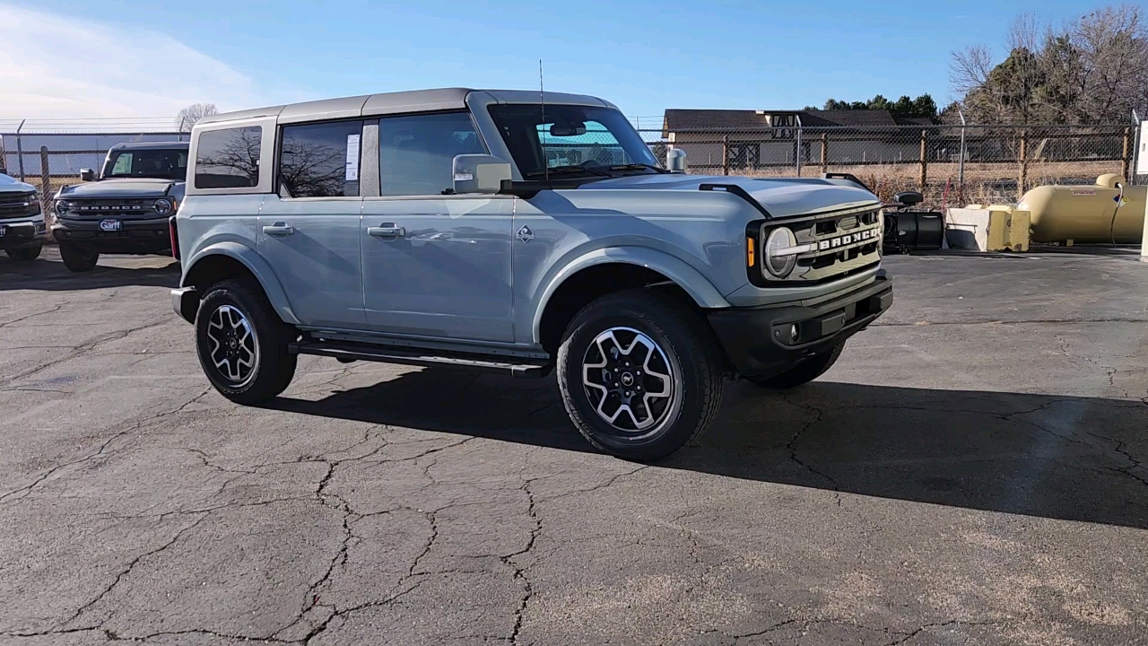 2024 Ford Bronco Outer Banks 7