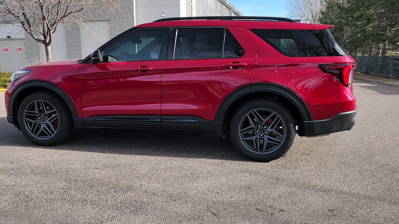 2025 Ford Explorer ST 2