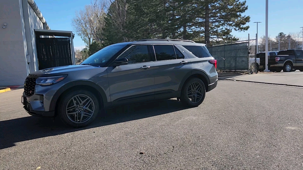 2025 Ford Explorer ST 2