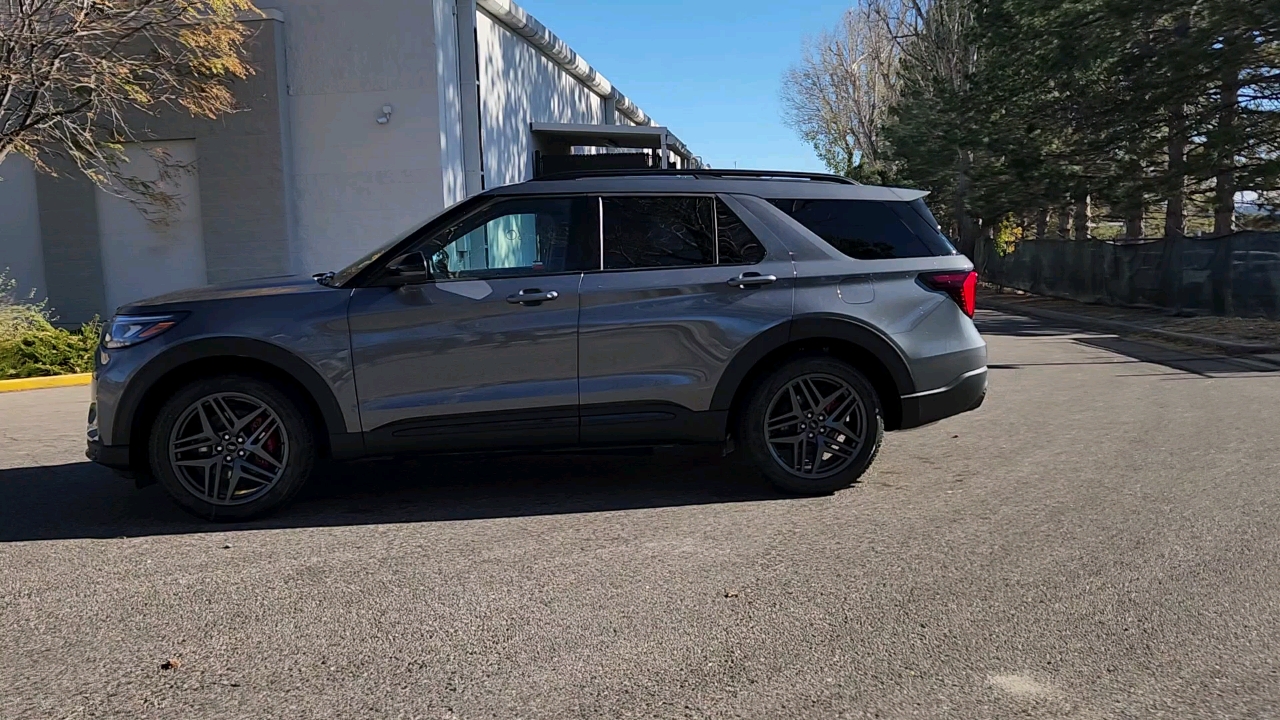 2025 Ford Explorer ST 3