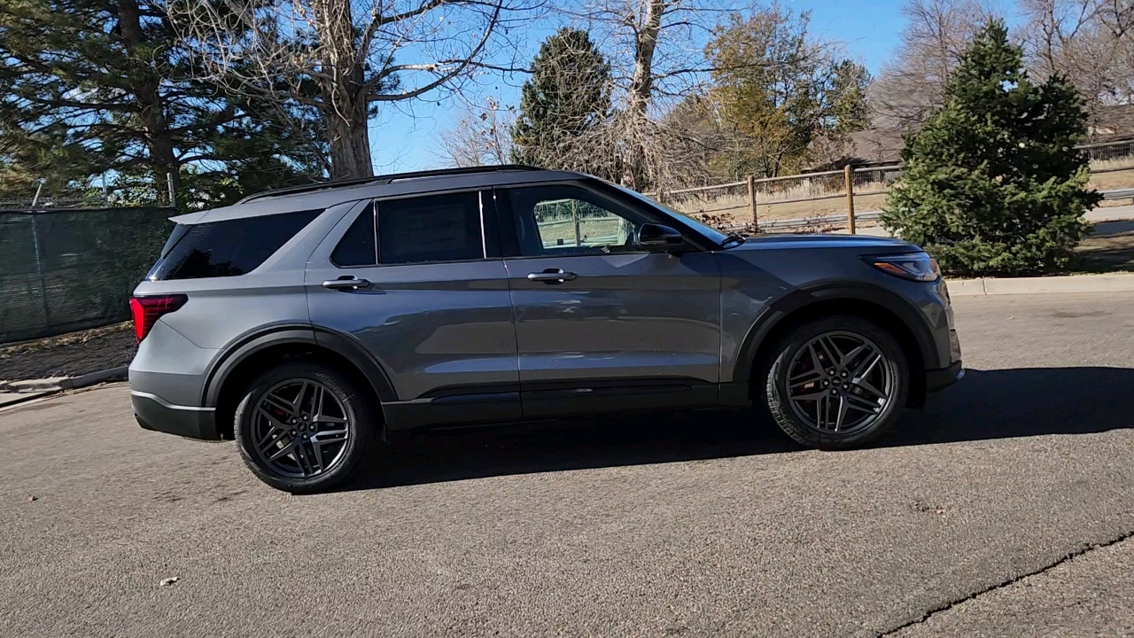 2025 Ford Explorer ST 9