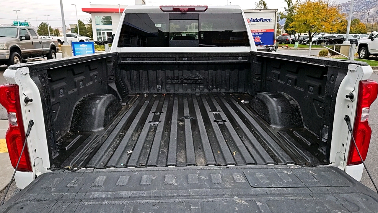 2020 Chevrolet Silverado 3500HD High Country 25