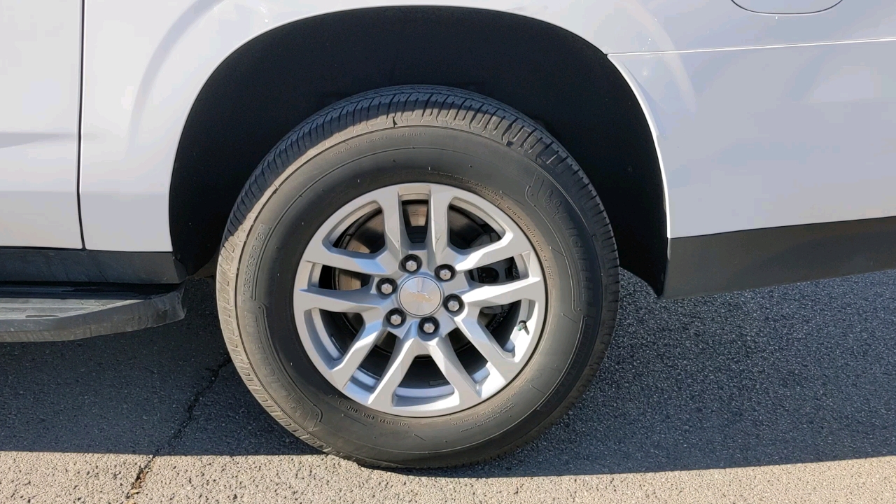 2021 Chevrolet Suburban LT 23