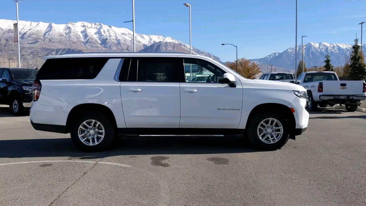 2021 Chevrolet Suburban LT 25