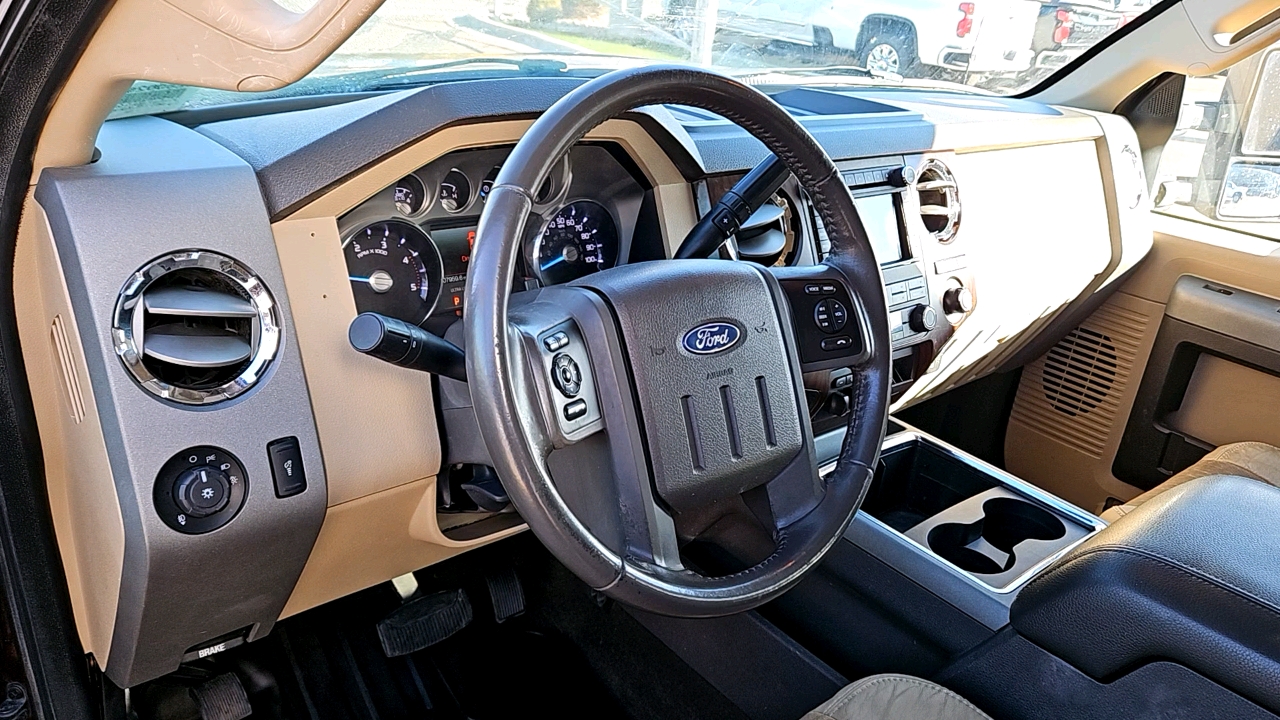 2011 Ford Super Duty F-250 SRW Lariat 11