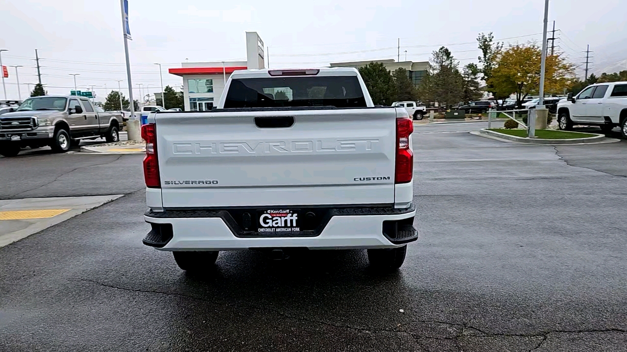 2025 Chevrolet Silverado 1500 Custom 4