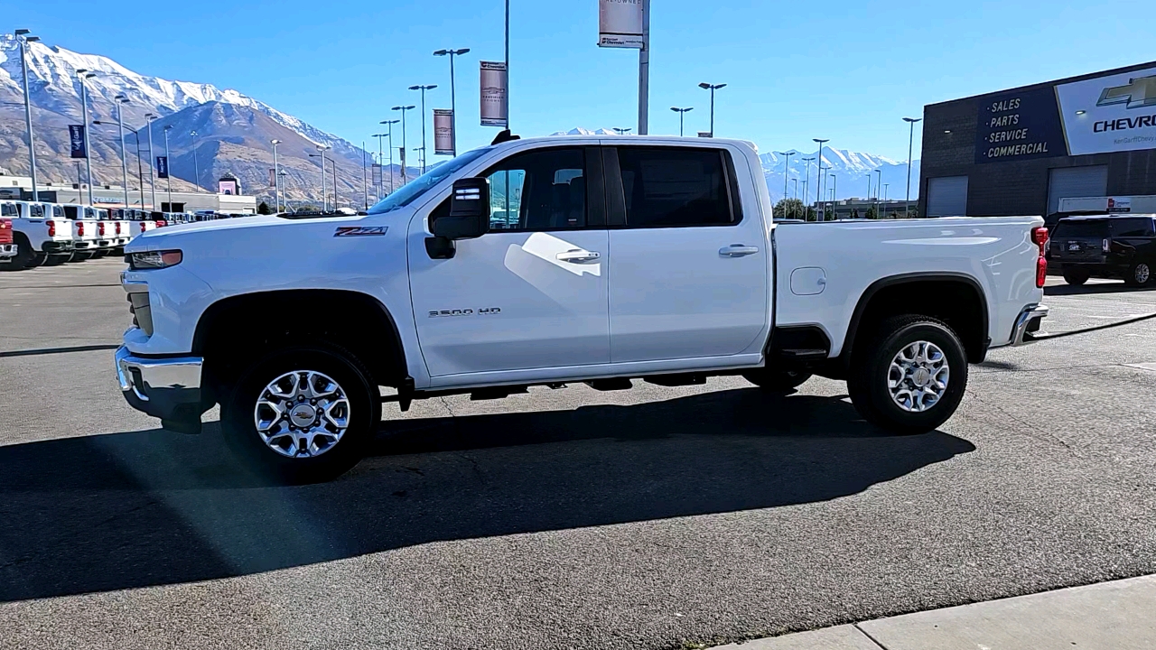 2025 Chevrolet Silverado 3500HD LT 2