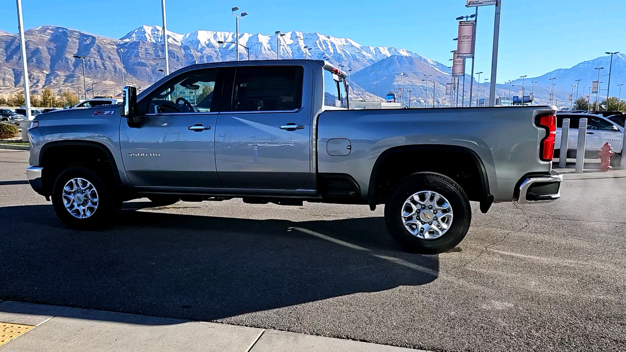 2025 Chevrolet Silverado 3500HD LTZ 3