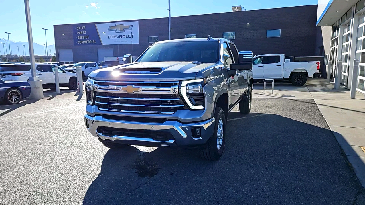 2025 Chevrolet Silverado 3500HD LTZ 8