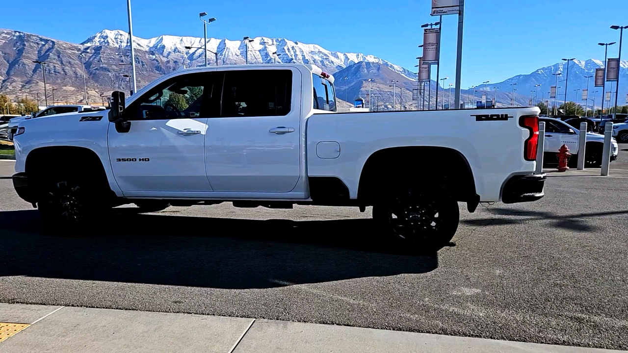 2025 Chevrolet Silverado 3500HD LTZ 3