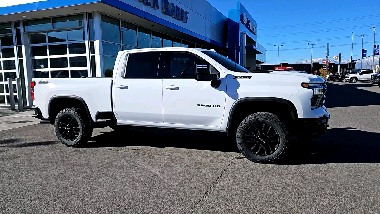 2025 Chevrolet Silverado 3500HD LTZ 6