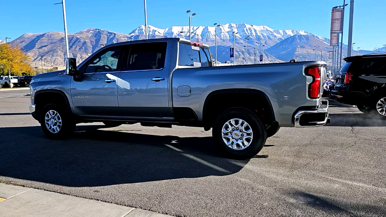 2025 Chevrolet Silverado 3500HD LTZ 3