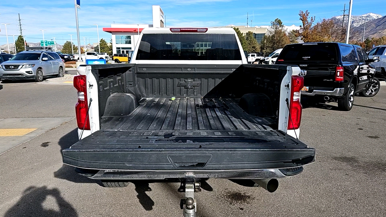 2022 Chevrolet Silverado 3500HD LTZ 24