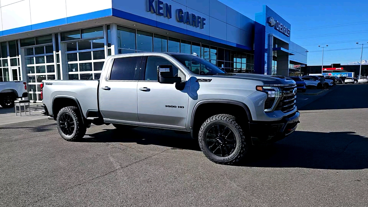 2025 Chevrolet Silverado 3500HD LTZ 6