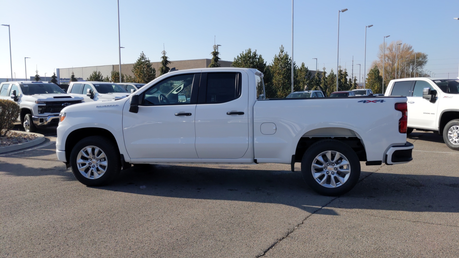 2025 Chevrolet Silverado 1500 Custom 2