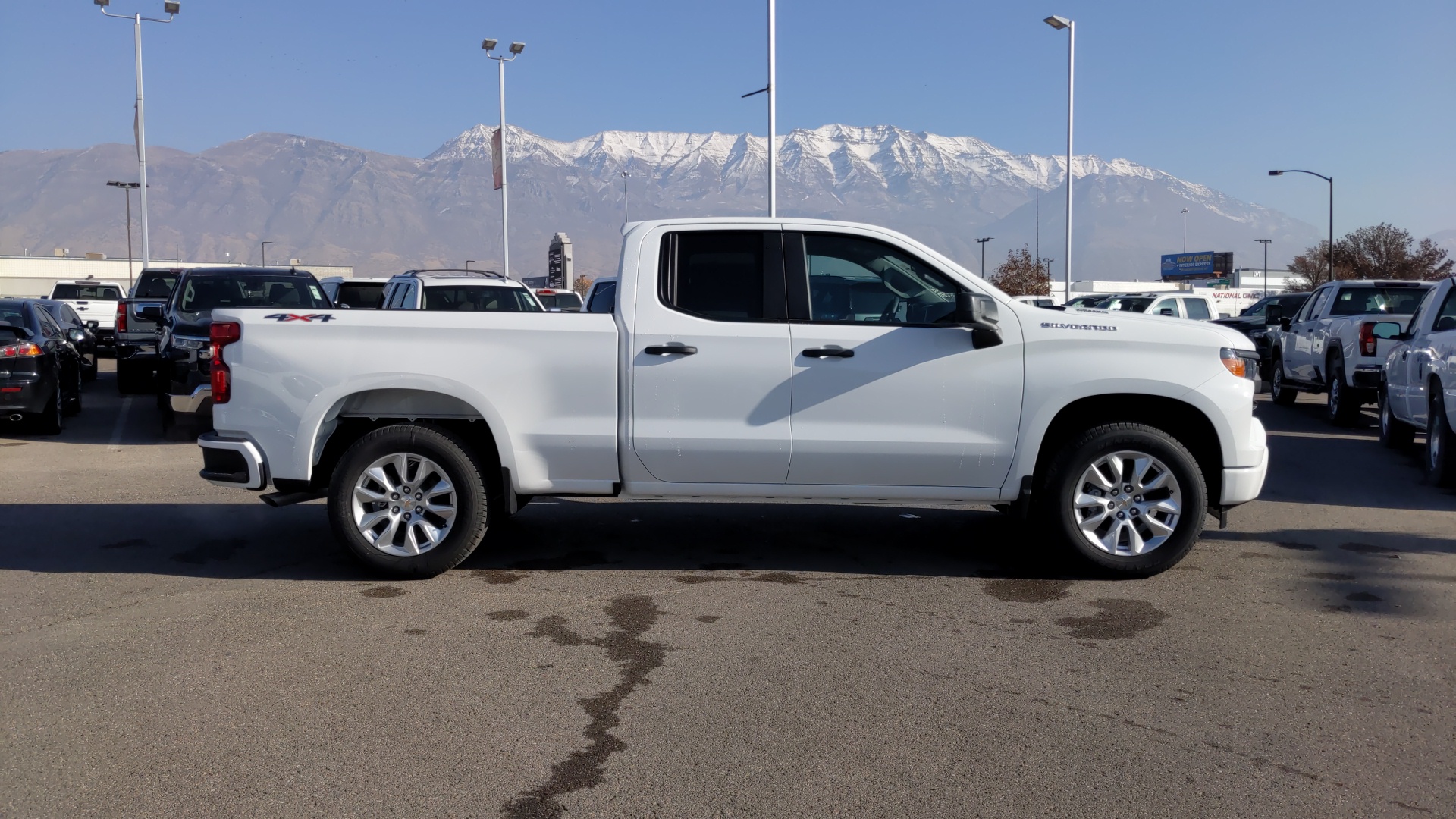 2025 Chevrolet Silverado 1500 Custom 6