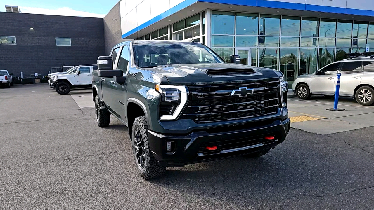 2025 Chevrolet Silverado 3500HD LT 8