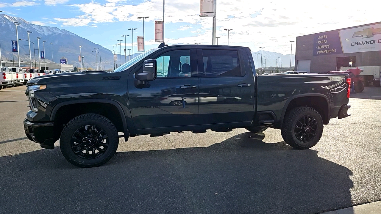 2025 Chevrolet Silverado 3500HD LTZ 2