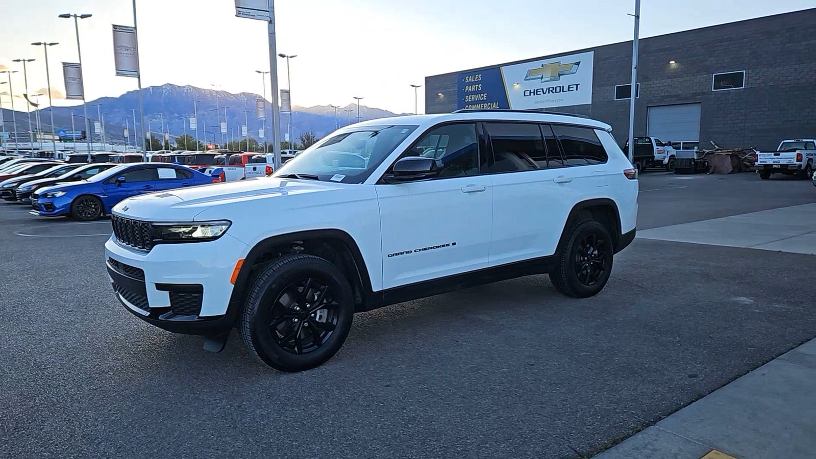 2024 Jeep Grand Cherokee L Altitude X 3