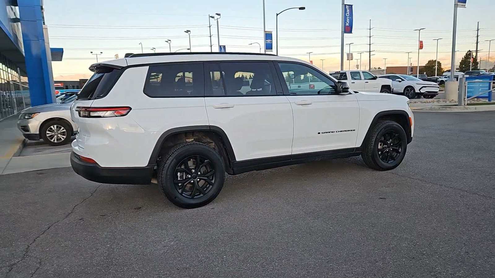 2024 Jeep Grand Cherokee L Altitude X 9