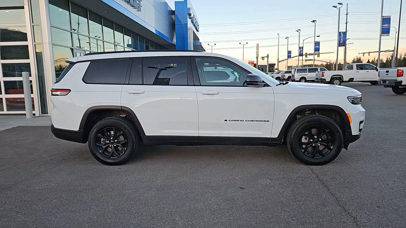 2024 Jeep Grand Cherokee L Altitude X 10