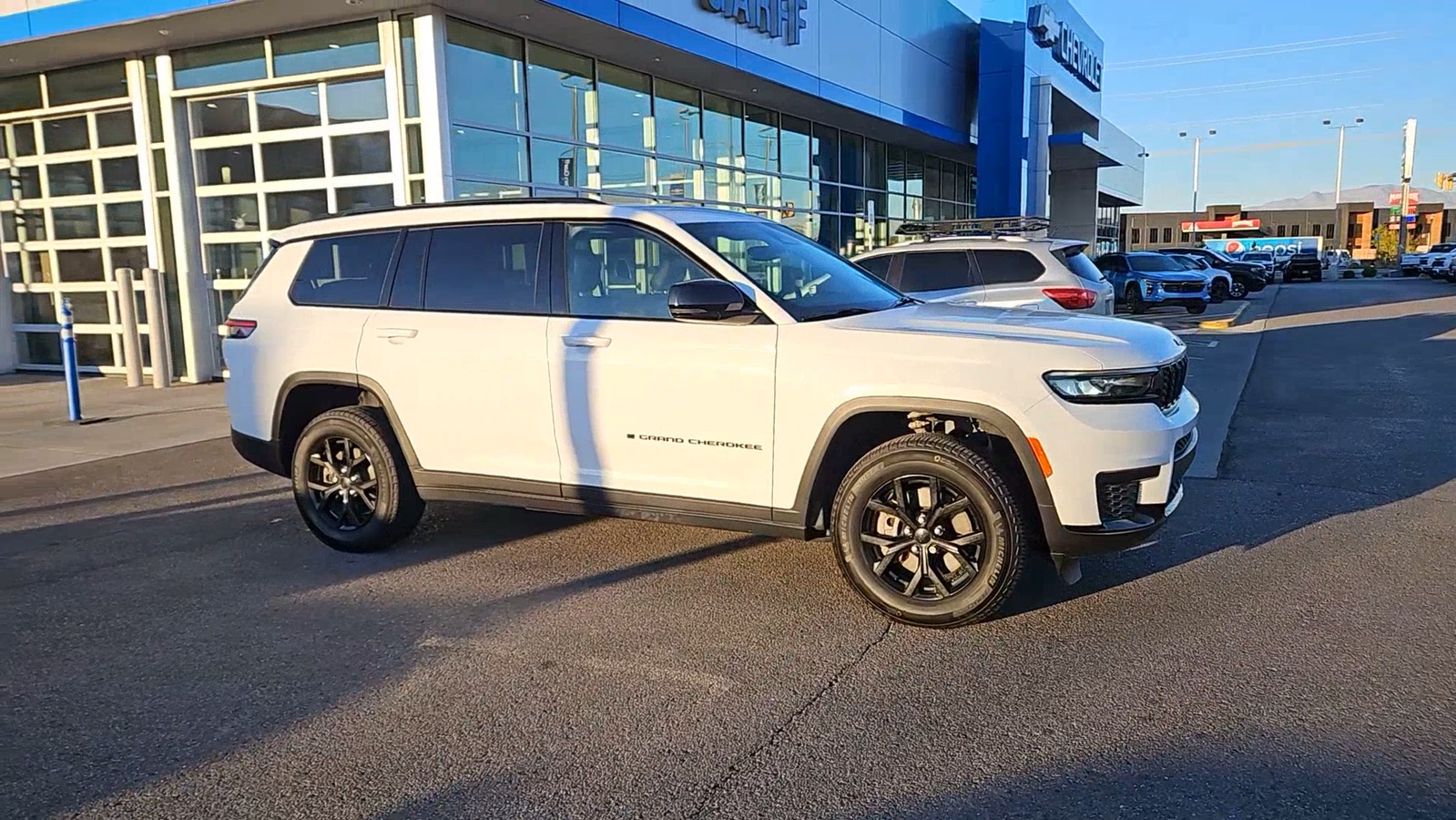 2024 Jeep Grand Cherokee L Altitude X 32