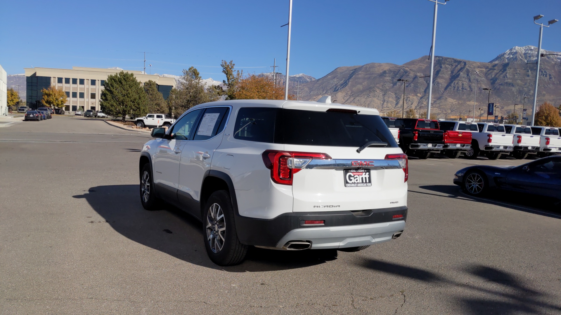 2023 GMC Acadia SLE 3