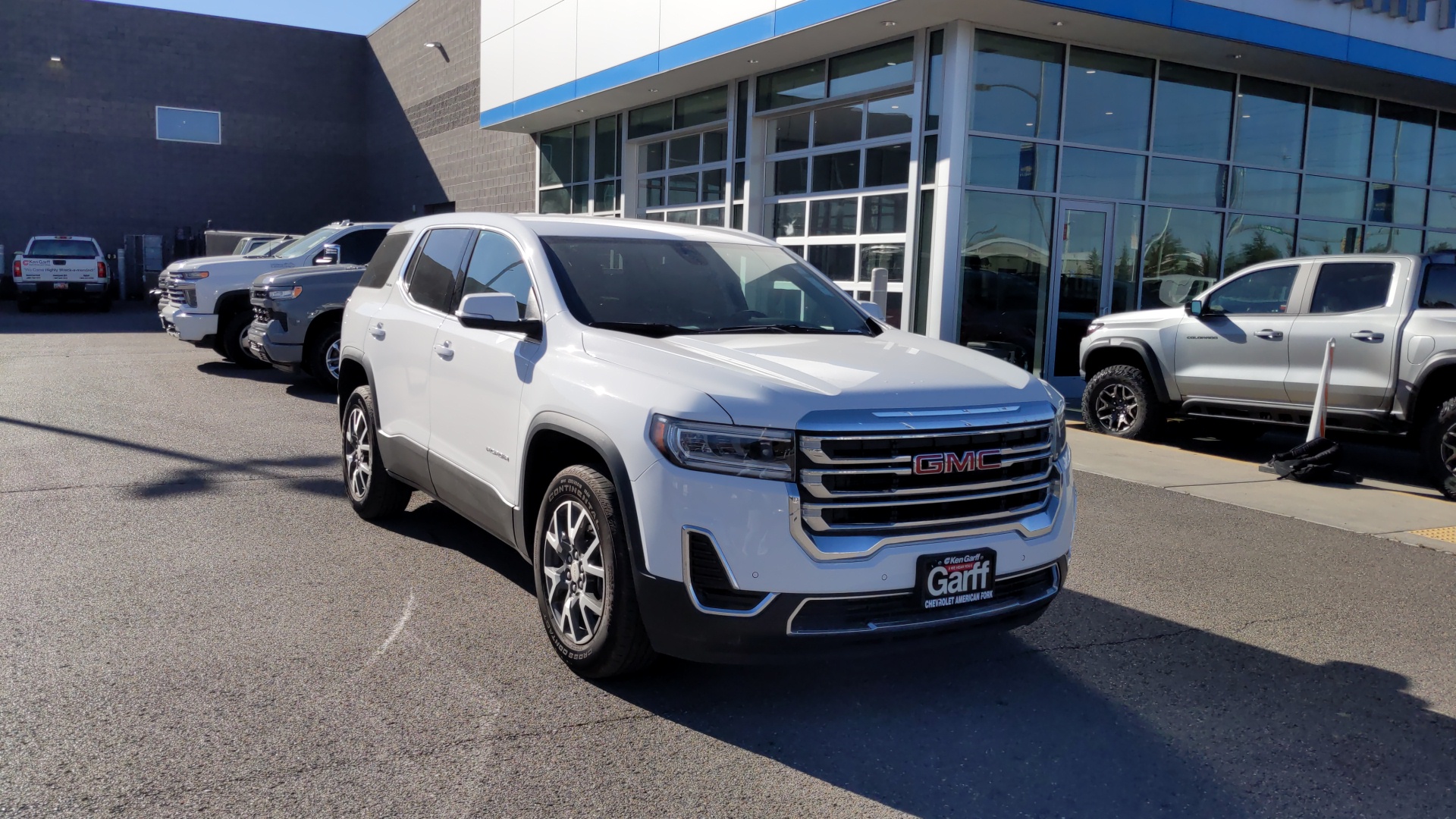 2023 GMC Acadia SLE 7