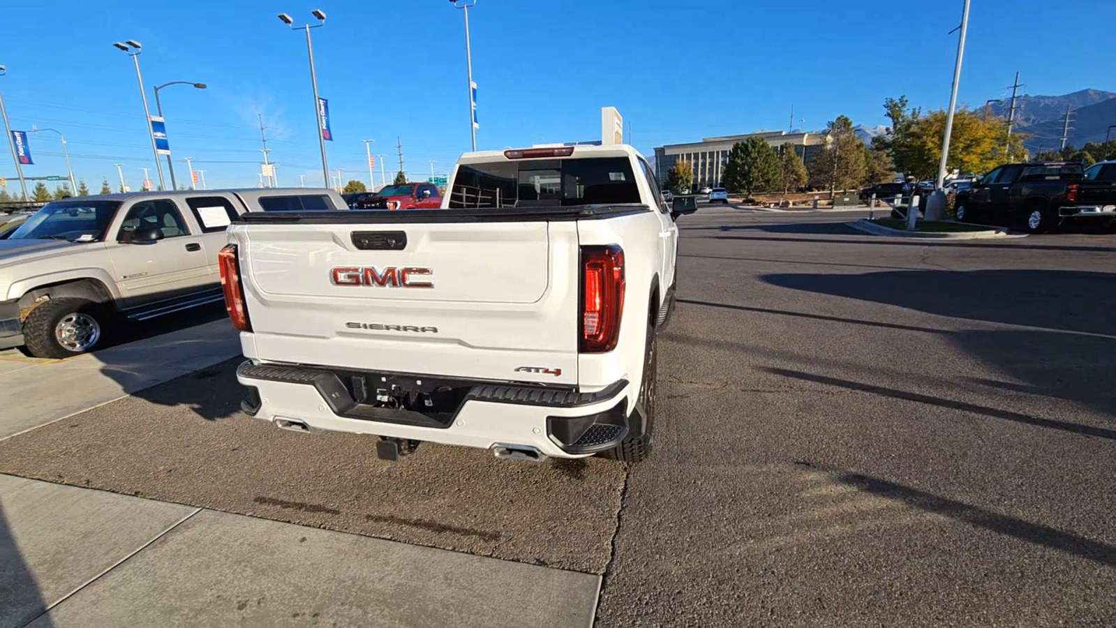 2022 GMC Sierra 1500 AT4 28