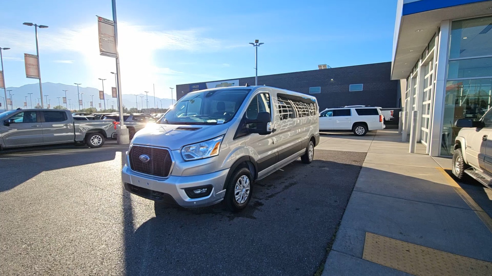 2021 Ford Transit Passenger Wagon XLT 2