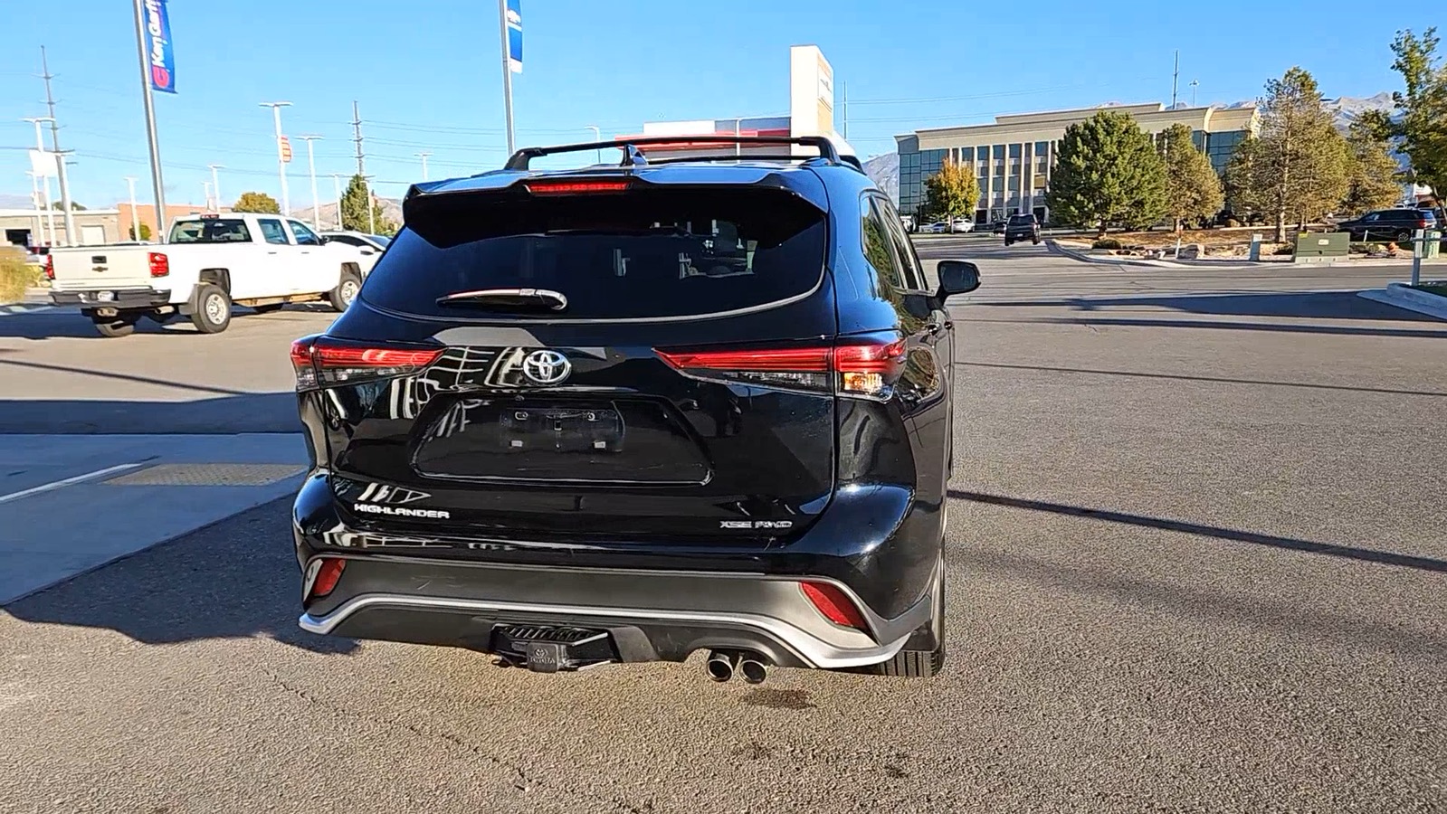 2023 Toyota Highlander XLE 27