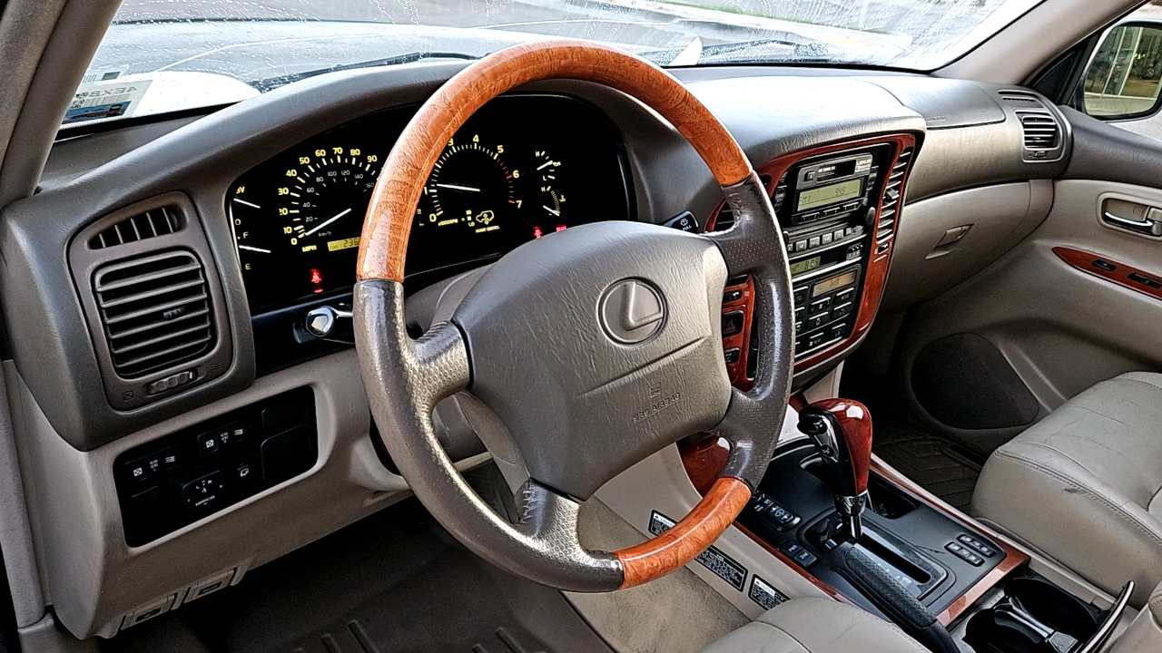 2000 Lexus LX 470 470 10