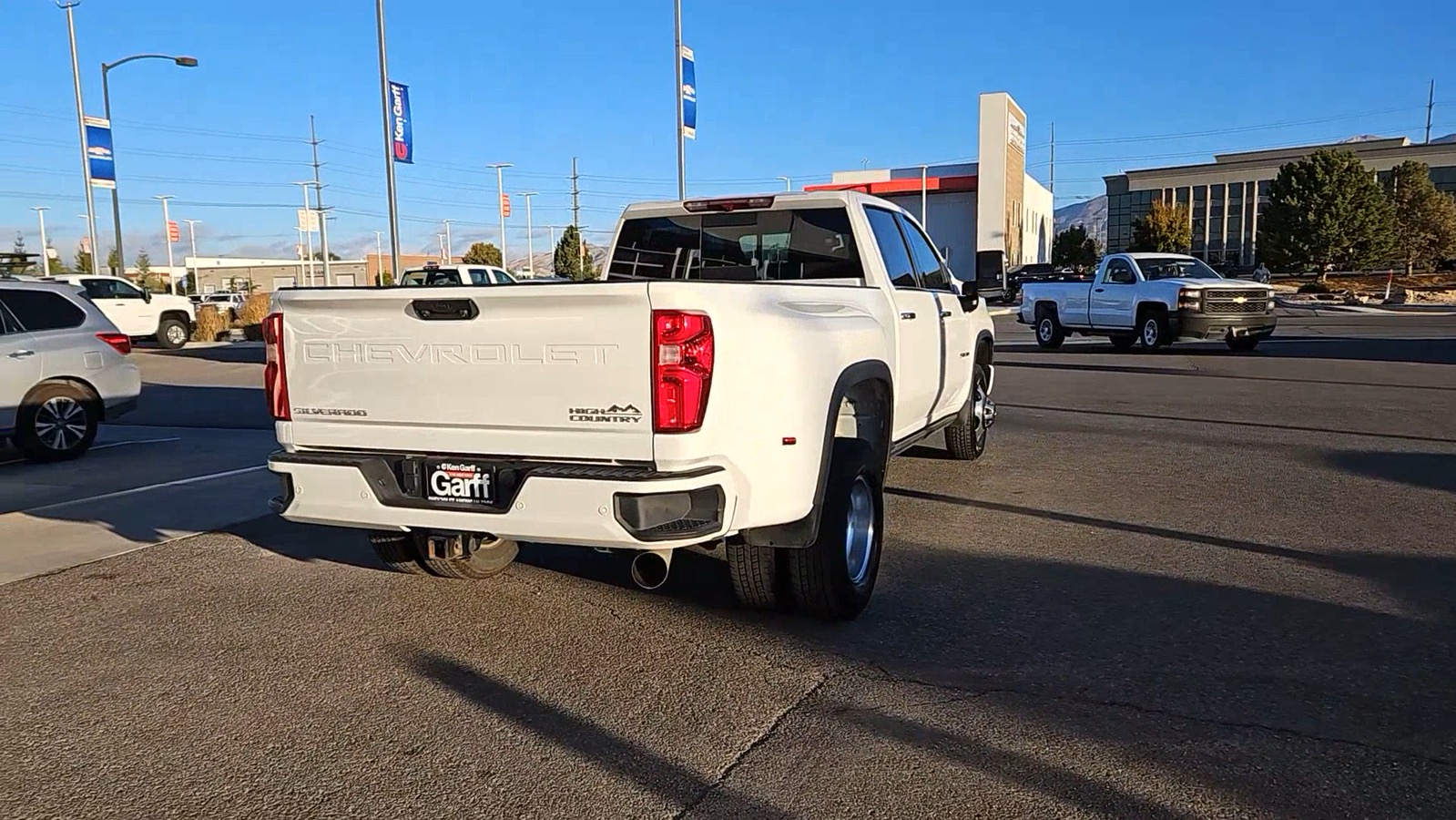 2023 Chevrolet Silverado 3500HD High Country 8