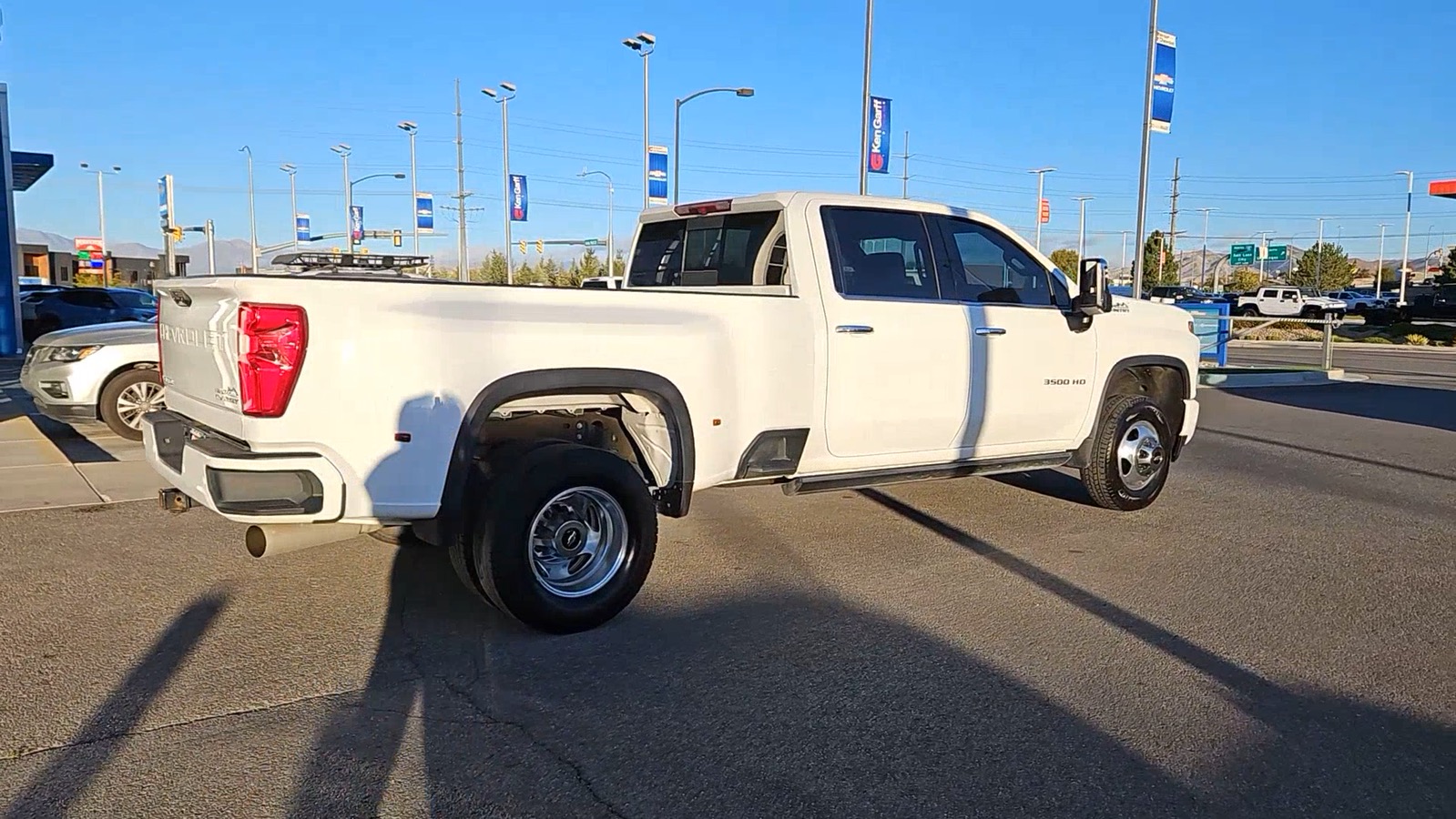 2023 Chevrolet Silverado 3500HD High Country 9