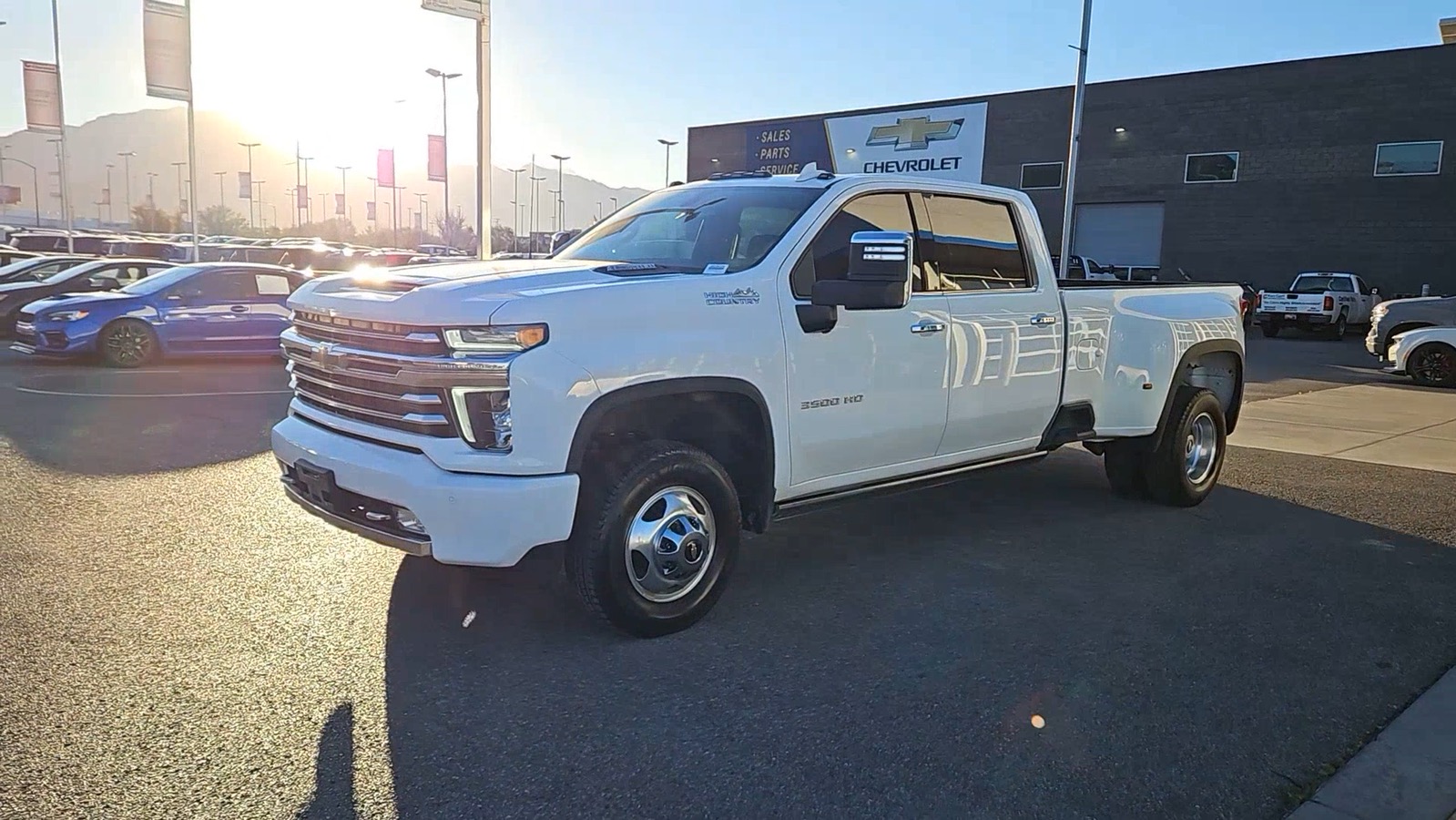 2023 Chevrolet Silverado 3500HD High Country 14