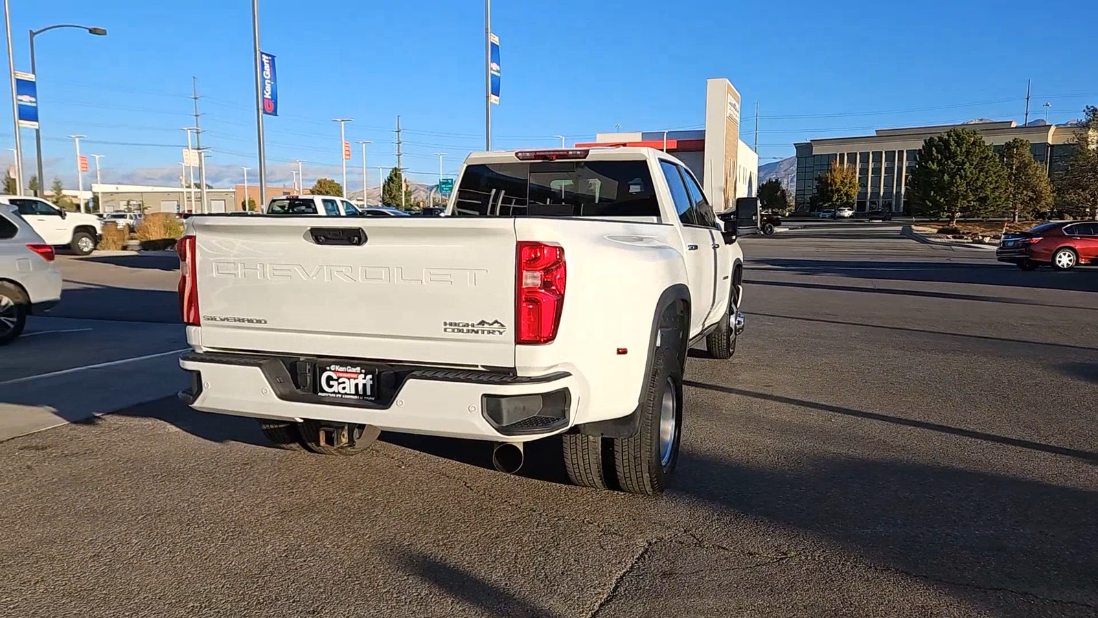 2023 Chevrolet Silverado 3500HD High Country 33