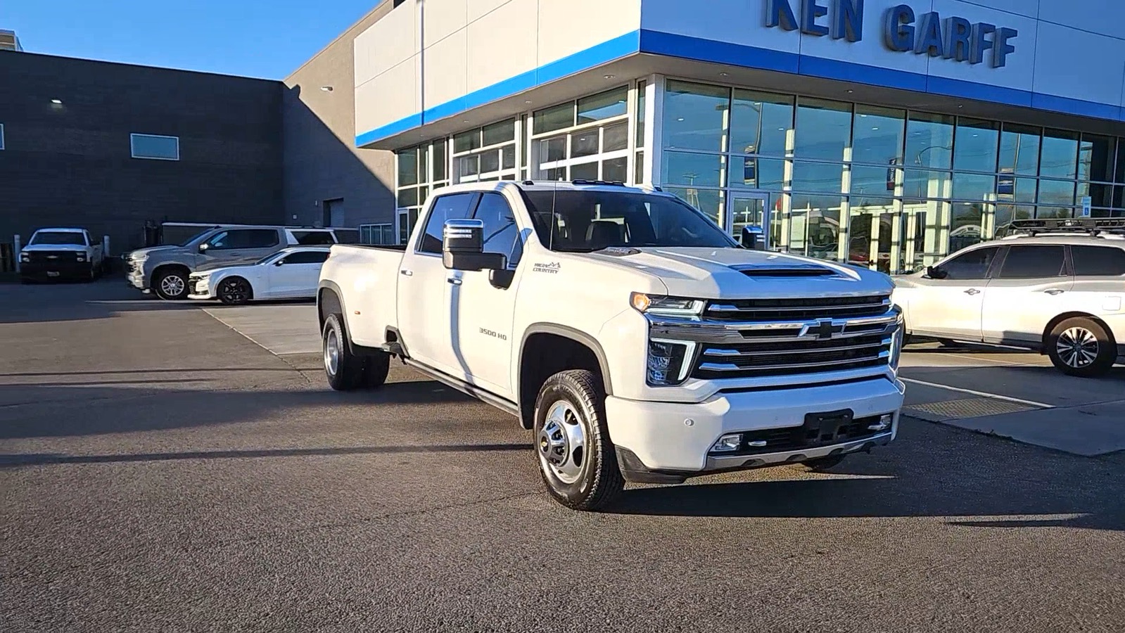 2023 Chevrolet Silverado 3500HD High Country 37