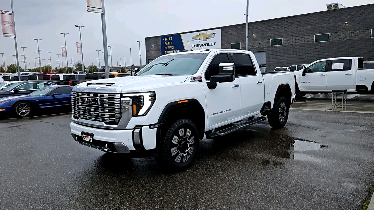 2024 GMC Sierra 2500HD Denali 1