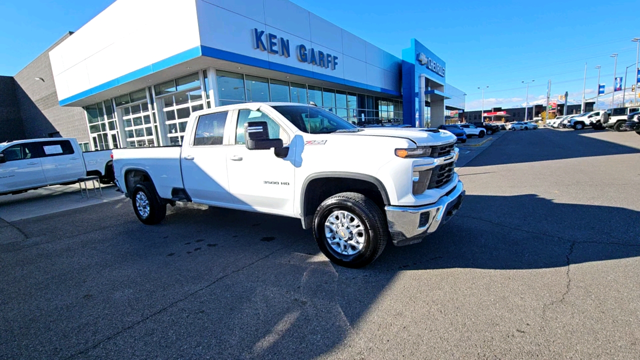 2024 Chevrolet Silverado 3500HD LT 23