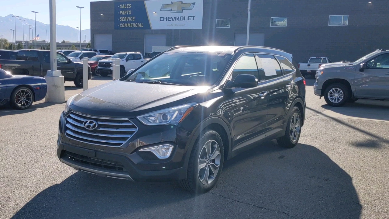 2016 Hyundai Santa Fe SE 1