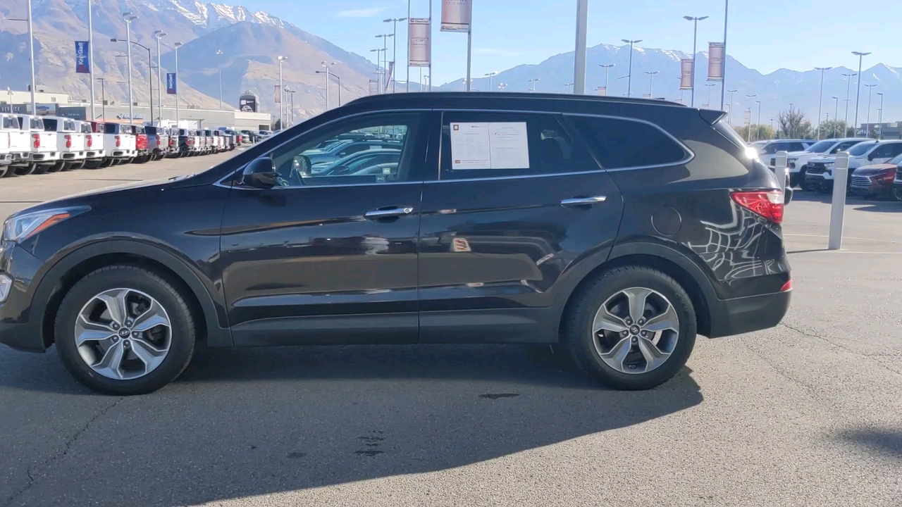 2016 Hyundai Santa Fe SE 2