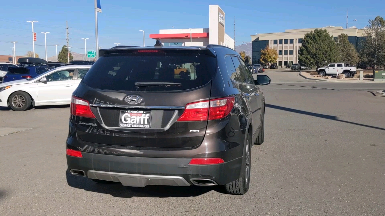 2016 Hyundai Santa Fe SE 4