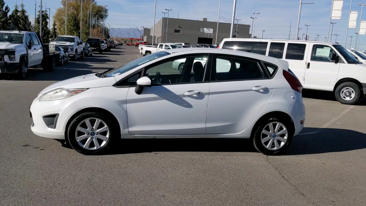 2012 Ford Fiesta SE 2