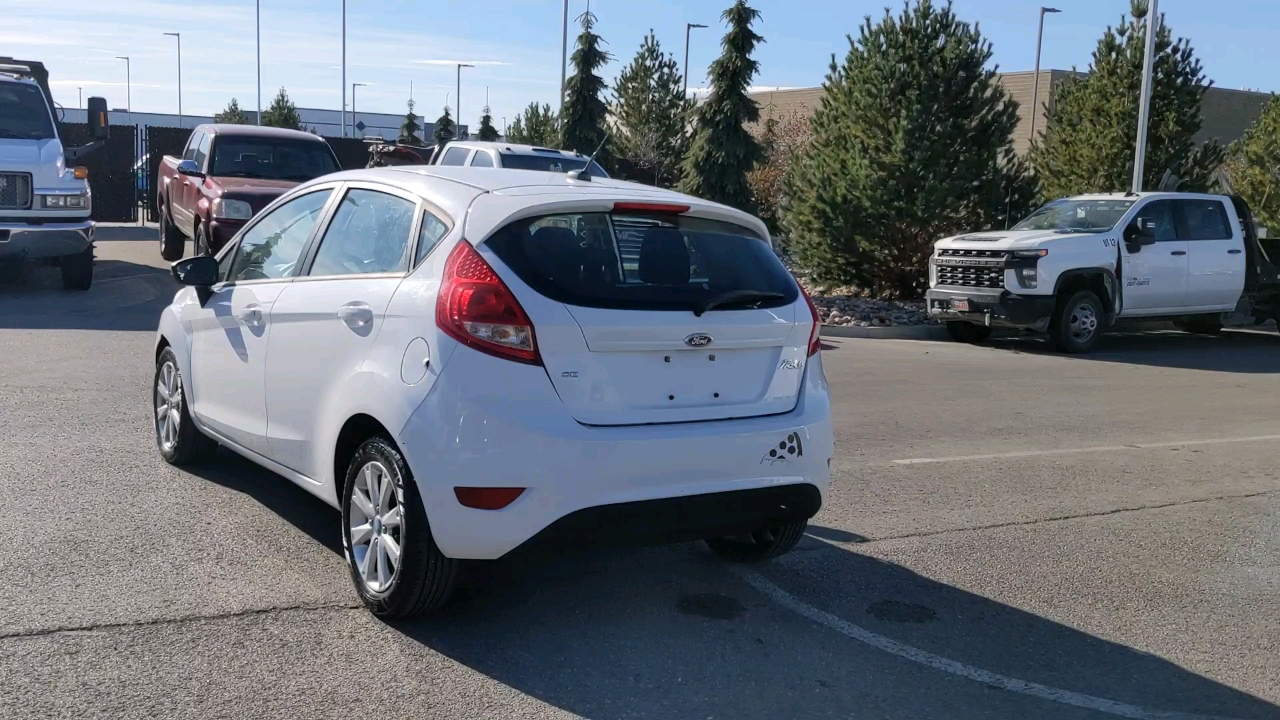 2012 Ford Fiesta SE 3