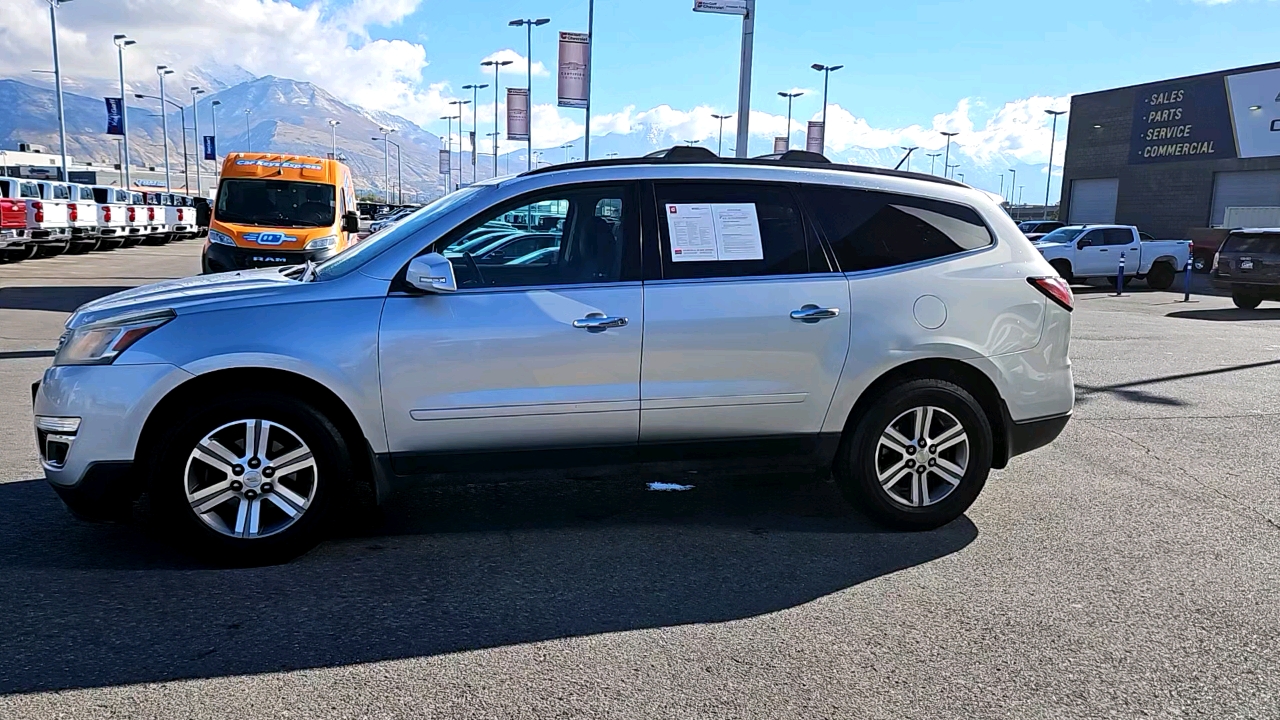 2017 Chevrolet Traverse LT 2