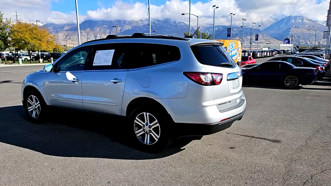 2017 Chevrolet Traverse LT 3