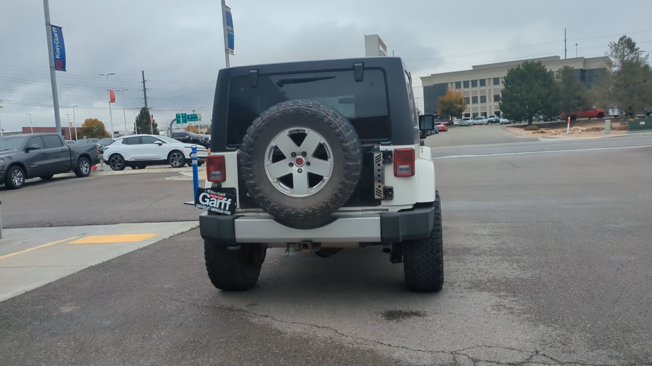 2010 Jeep Wrangler Unlimited Sahara 4