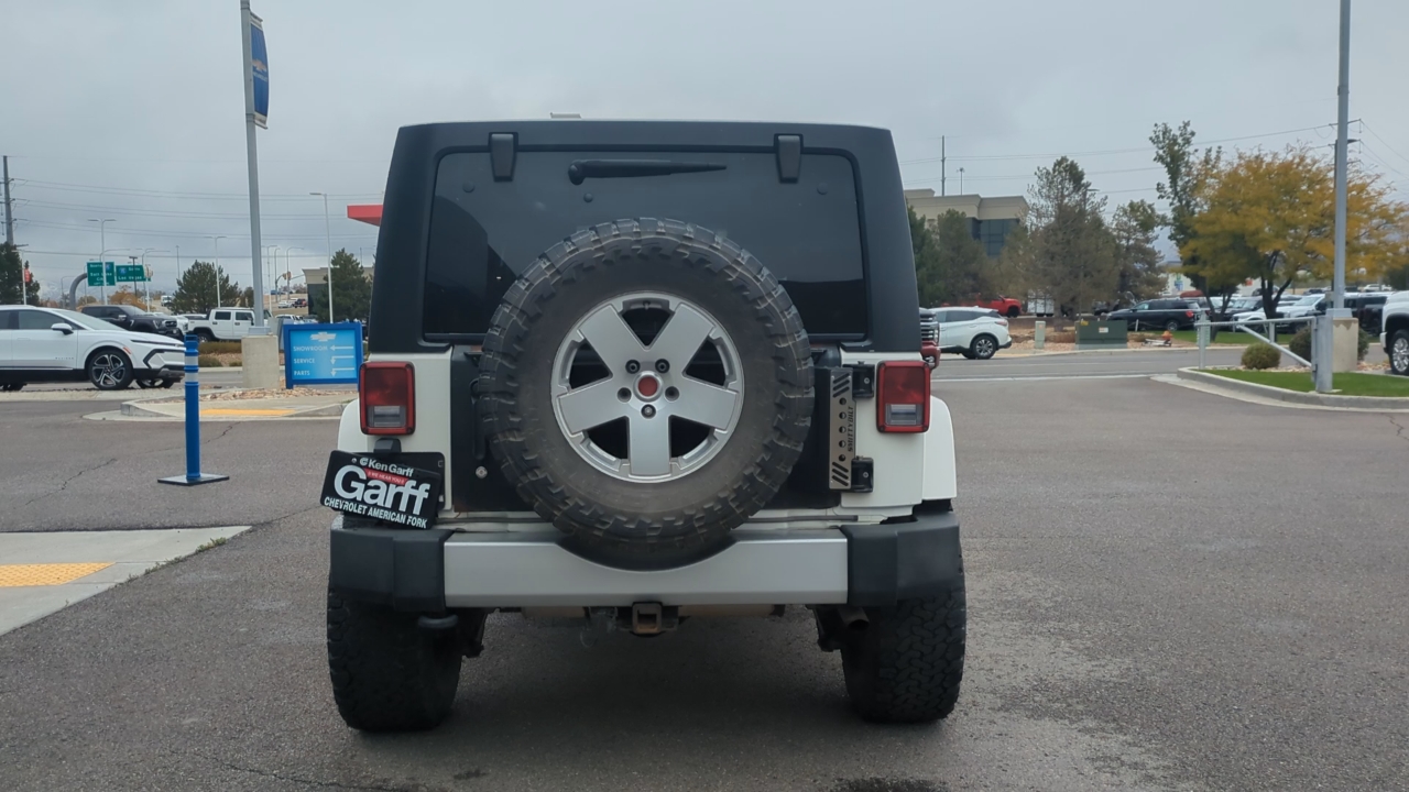 2010 Jeep Wrangler Unlimited Sahara 18