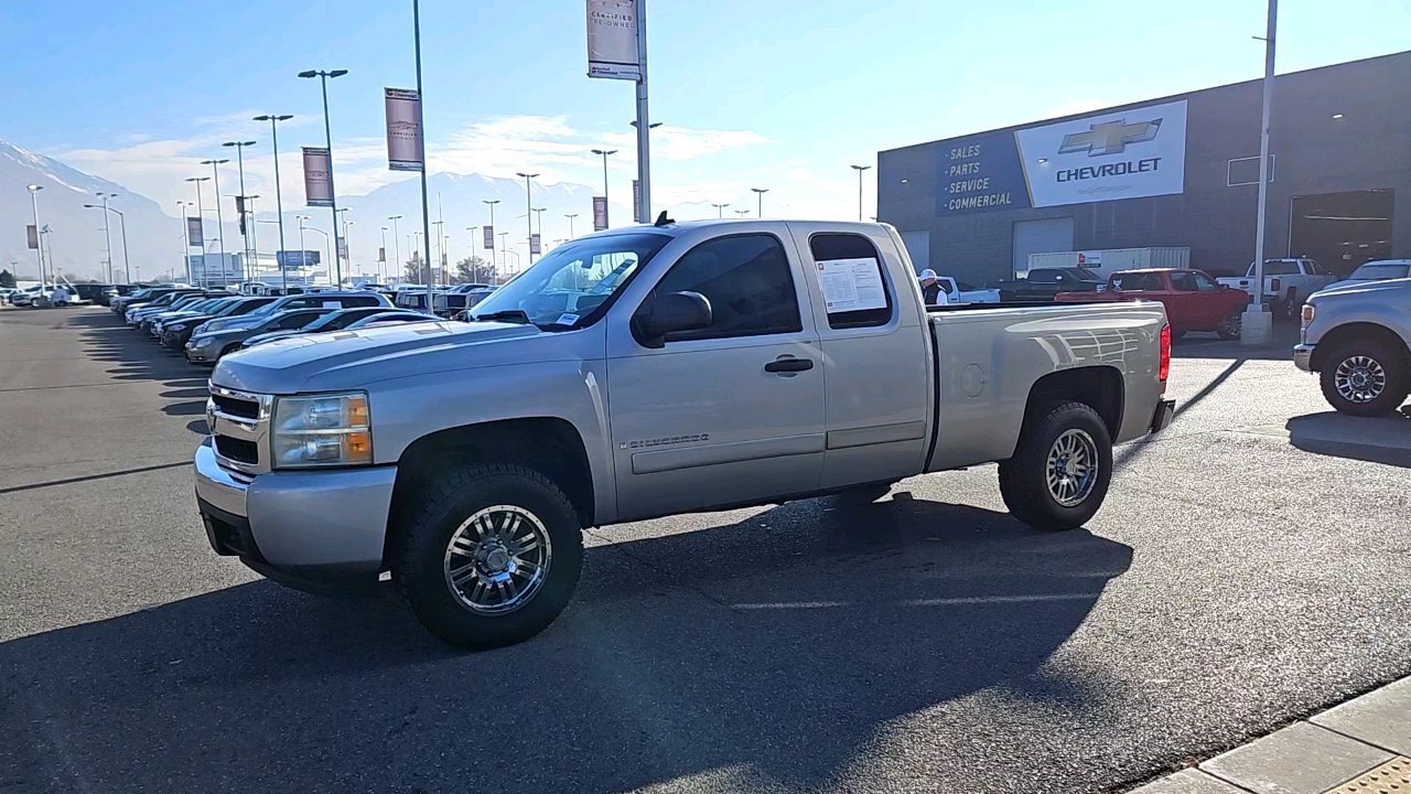 2007 Chevrolet Silverado 1500 LT w/1LT 2