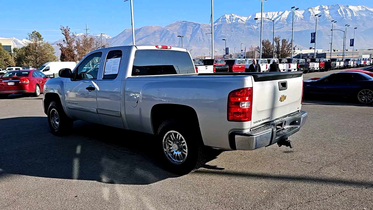 2007 Chevrolet Silverado 1500 LT w/1LT 4